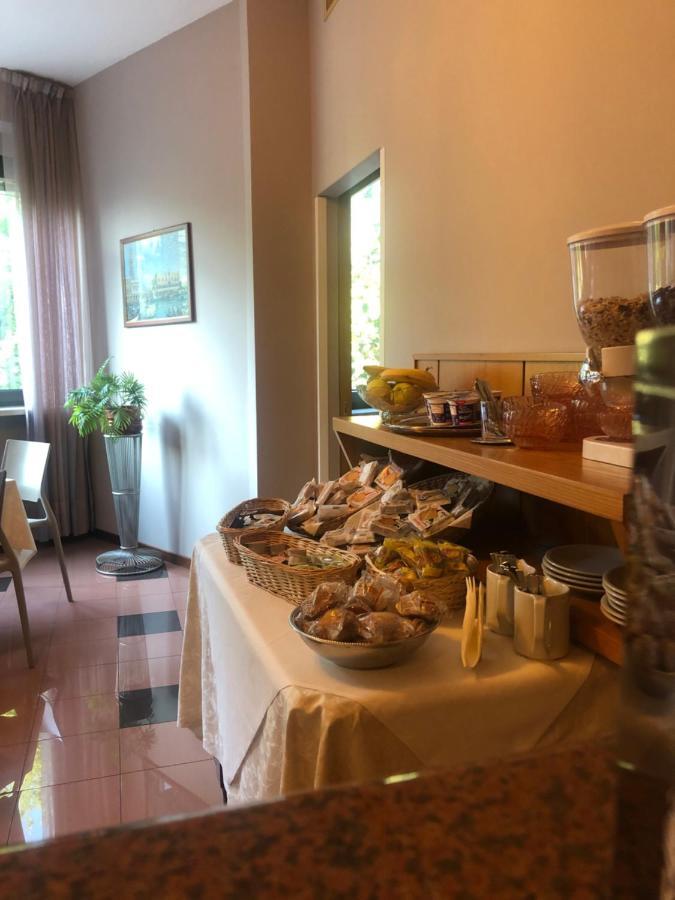 Albergo Casa Dell'Ospite Μπρέσια Εξωτερικό φωτογραφία