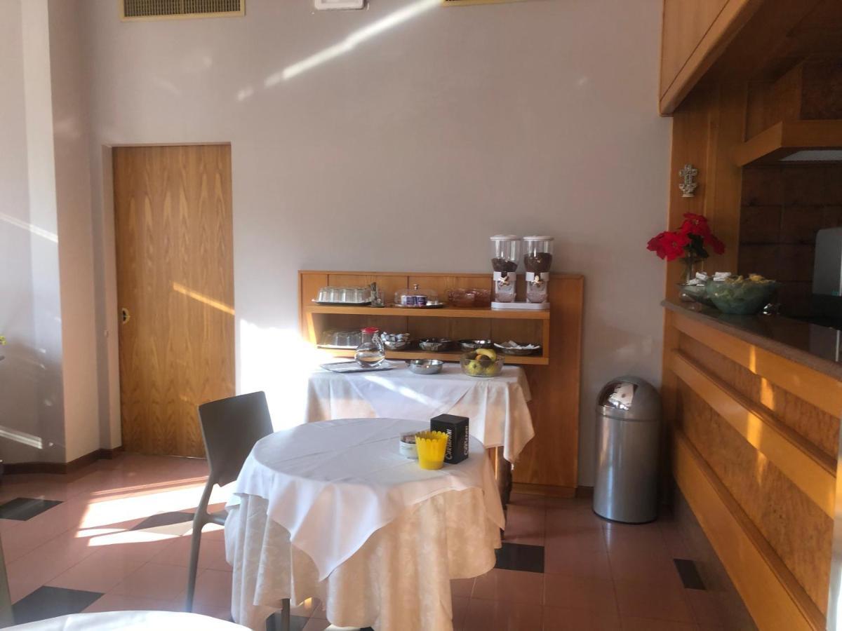 Albergo Casa Dell'Ospite Μπρέσια Εξωτερικό φωτογραφία