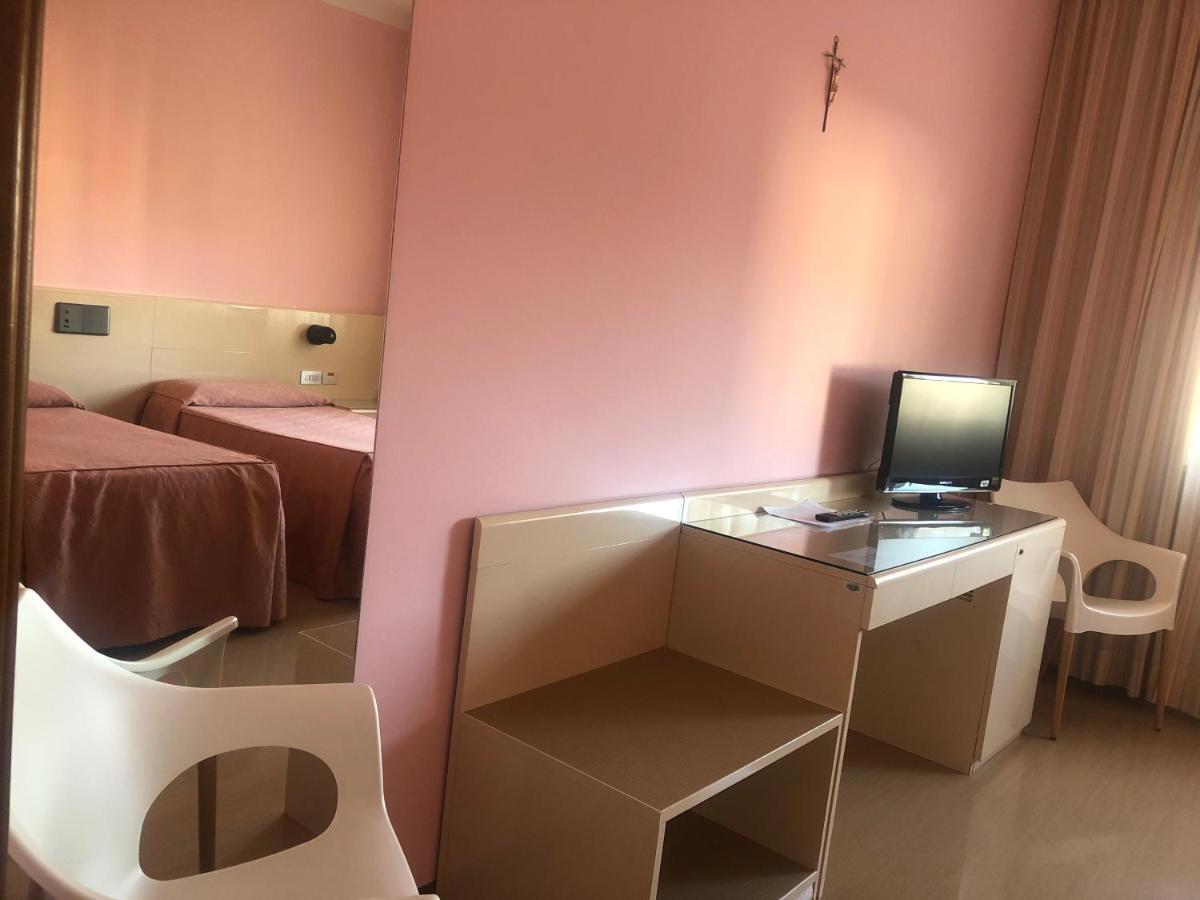 Albergo Casa Dell'Ospite Μπρέσια Εξωτερικό φωτογραφία